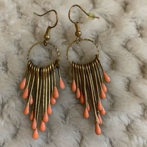 Dangle earrings with coral drops